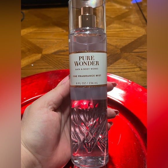 Bath and Body Works Gift Set - Picture 2 of 7